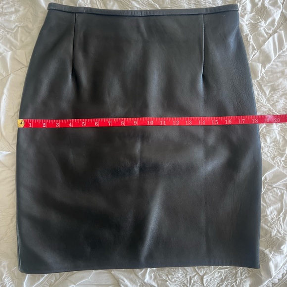 Hugo Buscati Milano Black Leather Mini Skirt - Picture 4 of 8